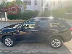 تۆیۆتا ڕاڤ 4